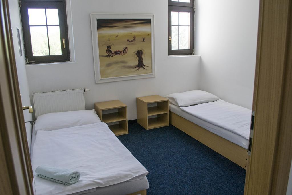 Hotel Sirak Most Chambre photo