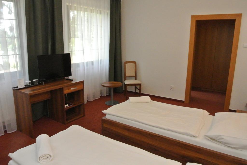 Hotel Sirak Most Extérieur photo