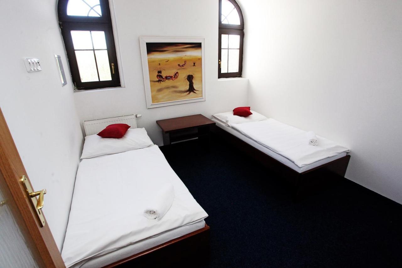 Hotel Sirak Most Extérieur photo