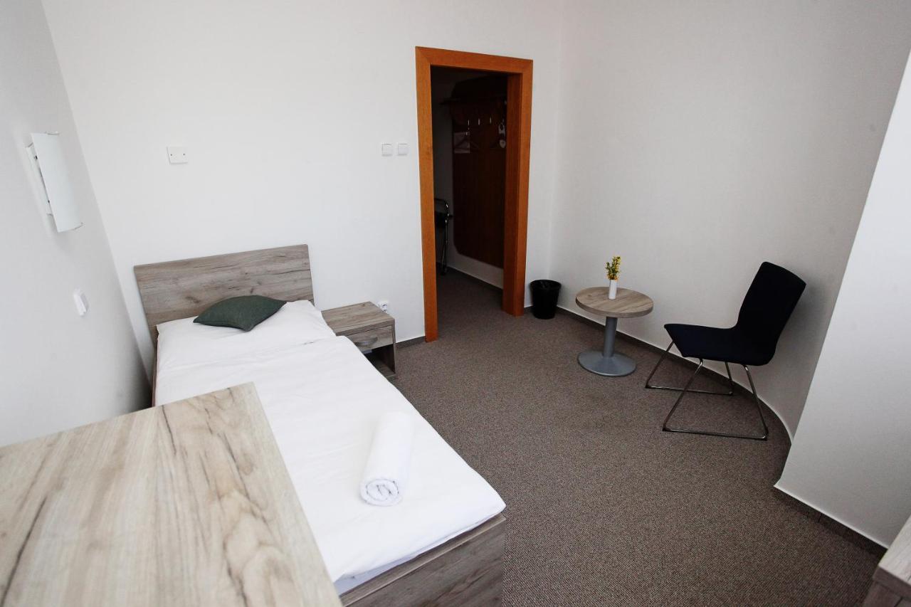 Hotel Sirak Most Extérieur photo