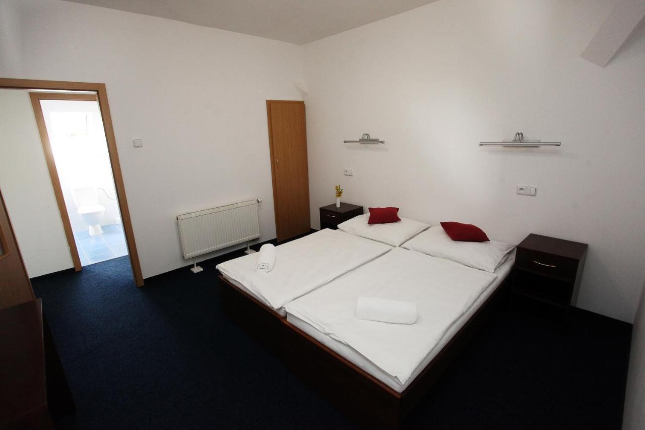 Hotel Sirak Most Extérieur photo