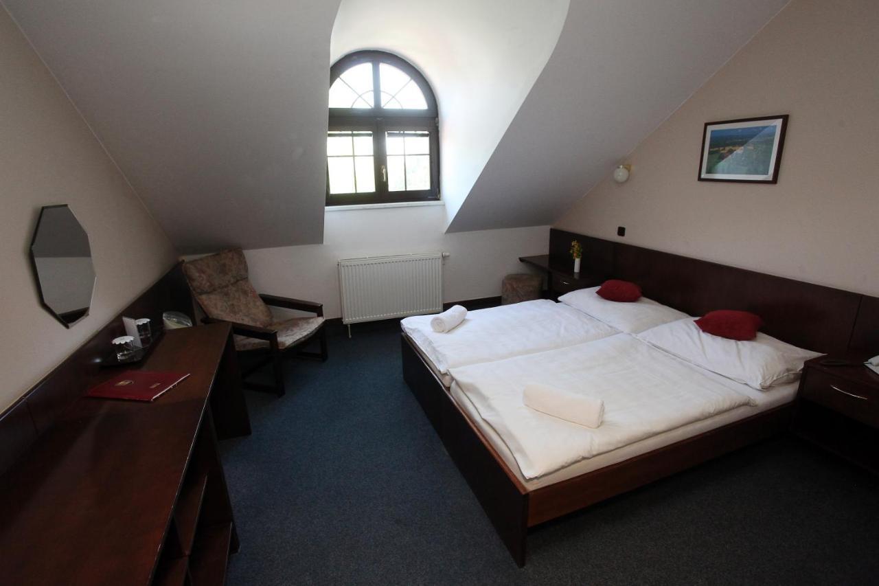 Hotel Sirak Most Extérieur photo