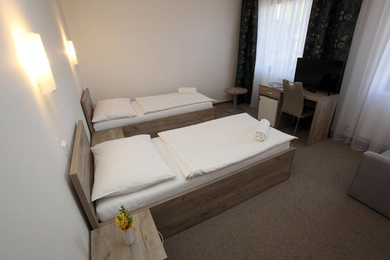 Hotel Sirak Most Extérieur photo