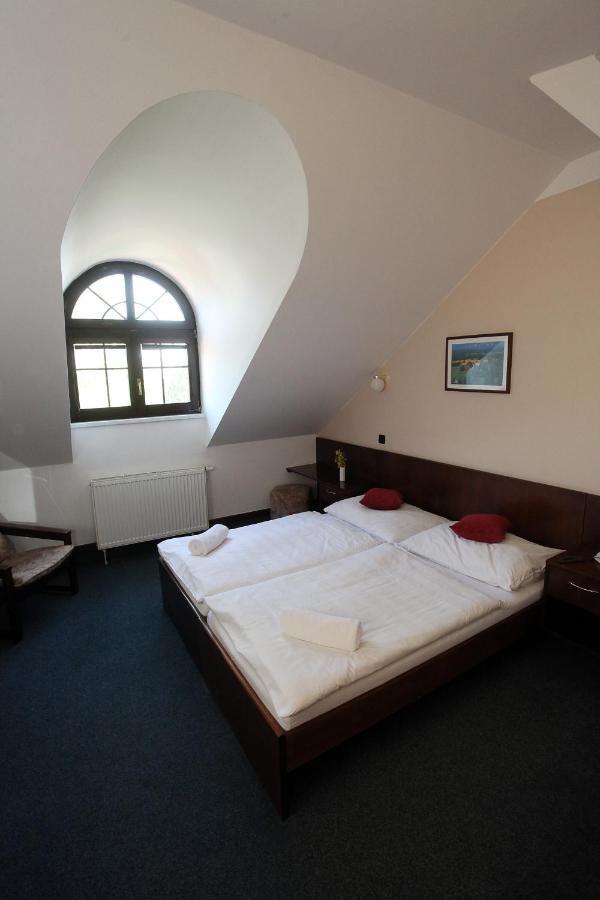 Hotel Sirak Most Extérieur photo